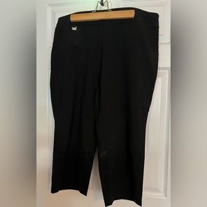 Black Alfani stretch capri pant